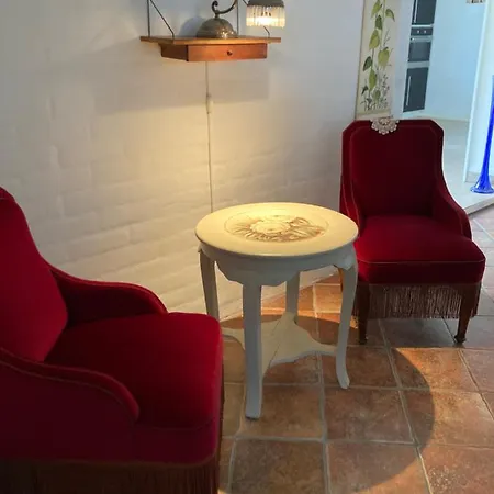 Bed & Breakfast Under Regnbuen, Fristed Pa Haervejen *