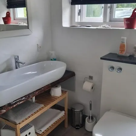 Under Regnbuen, Fristed Pa Haervejen Bed & Breakfast Them
