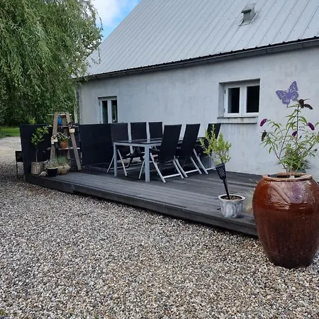 Bed & Breakfast Under Regnbuen, Fristed Pa Haervejen Them
