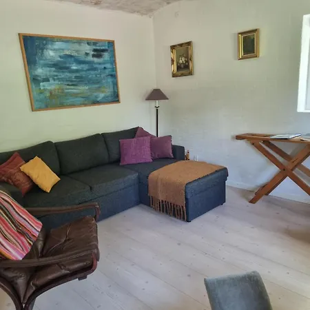 Bed & Breakfast Under Regnbuen, Fristed Pa Haervejen Them