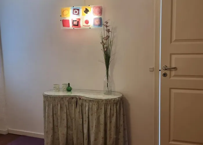 Under Regnbuen, Fristed Pa Haervejen